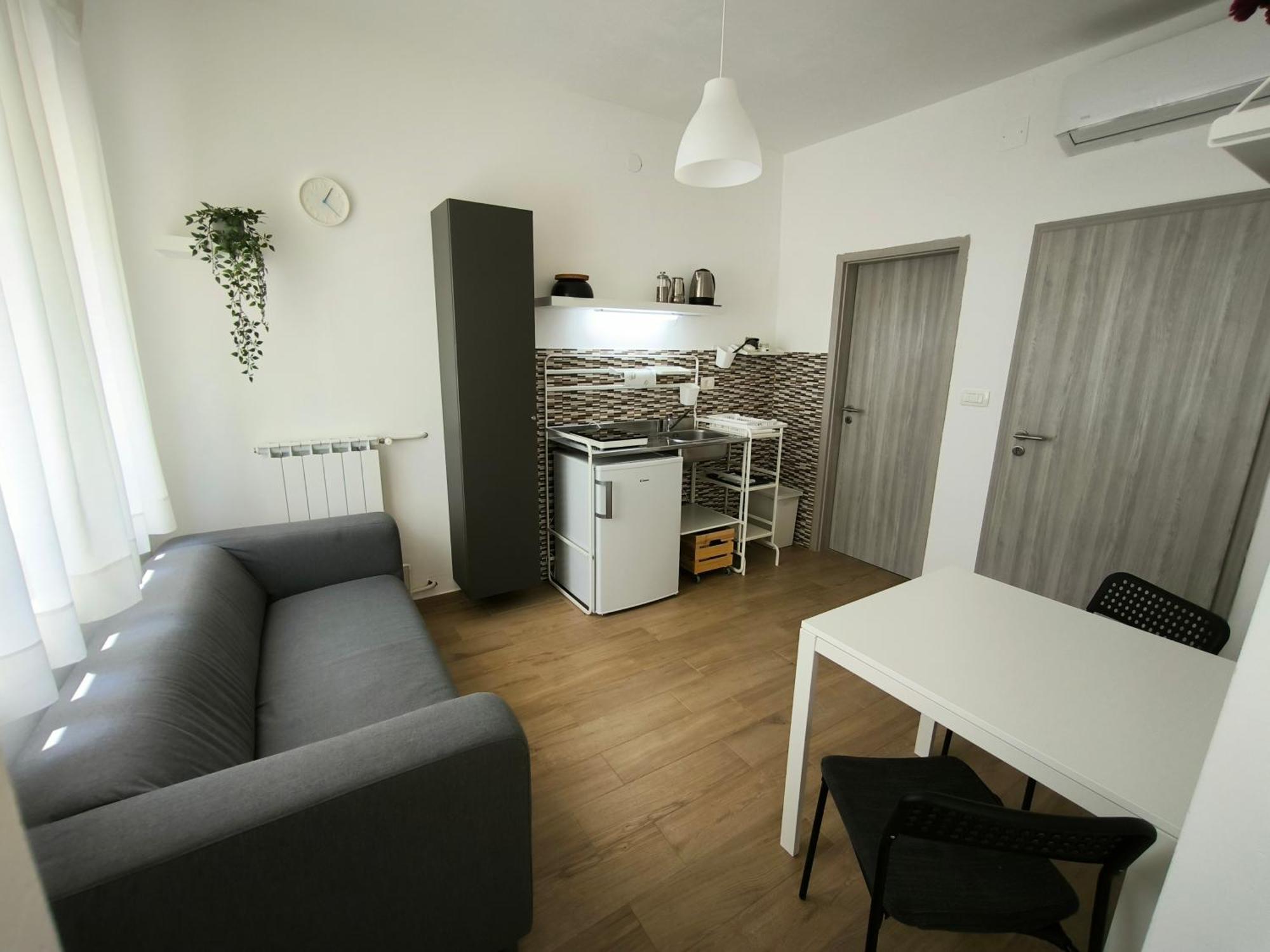 Porec Jadran Apartments ภายนอก รูปภาพ